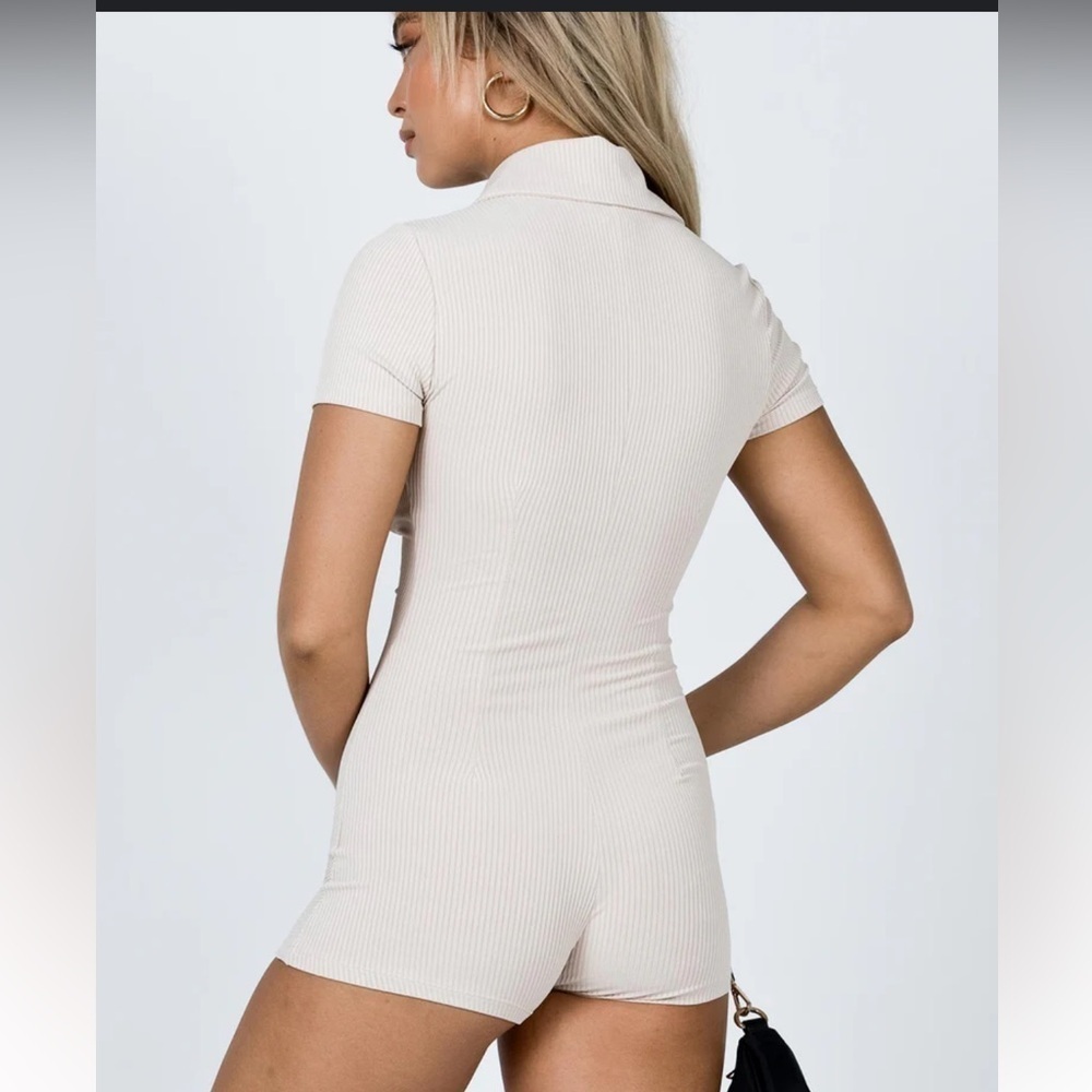 Princess Polly Thea Romper Ribbed Beige Button Down -Size 2 - Picture 11 of 11